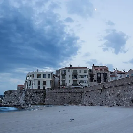 Chateau Clemenceau Антиб