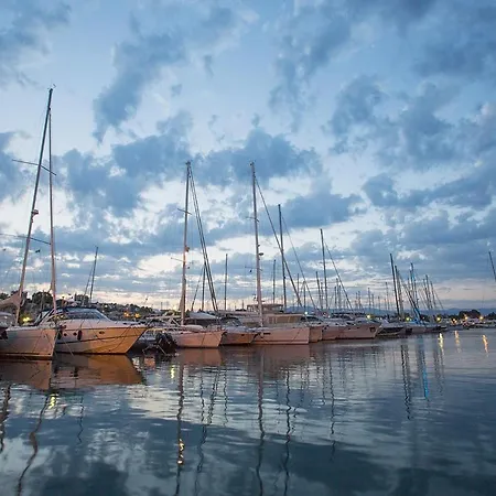 Chateau Clemenceau Антиб